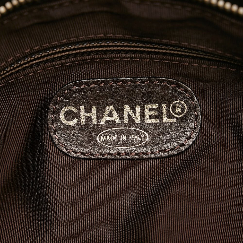 Chanel CC Suede Tote - Picture 8 of 9